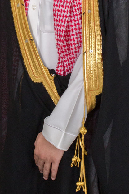 بشت ملكي اسود