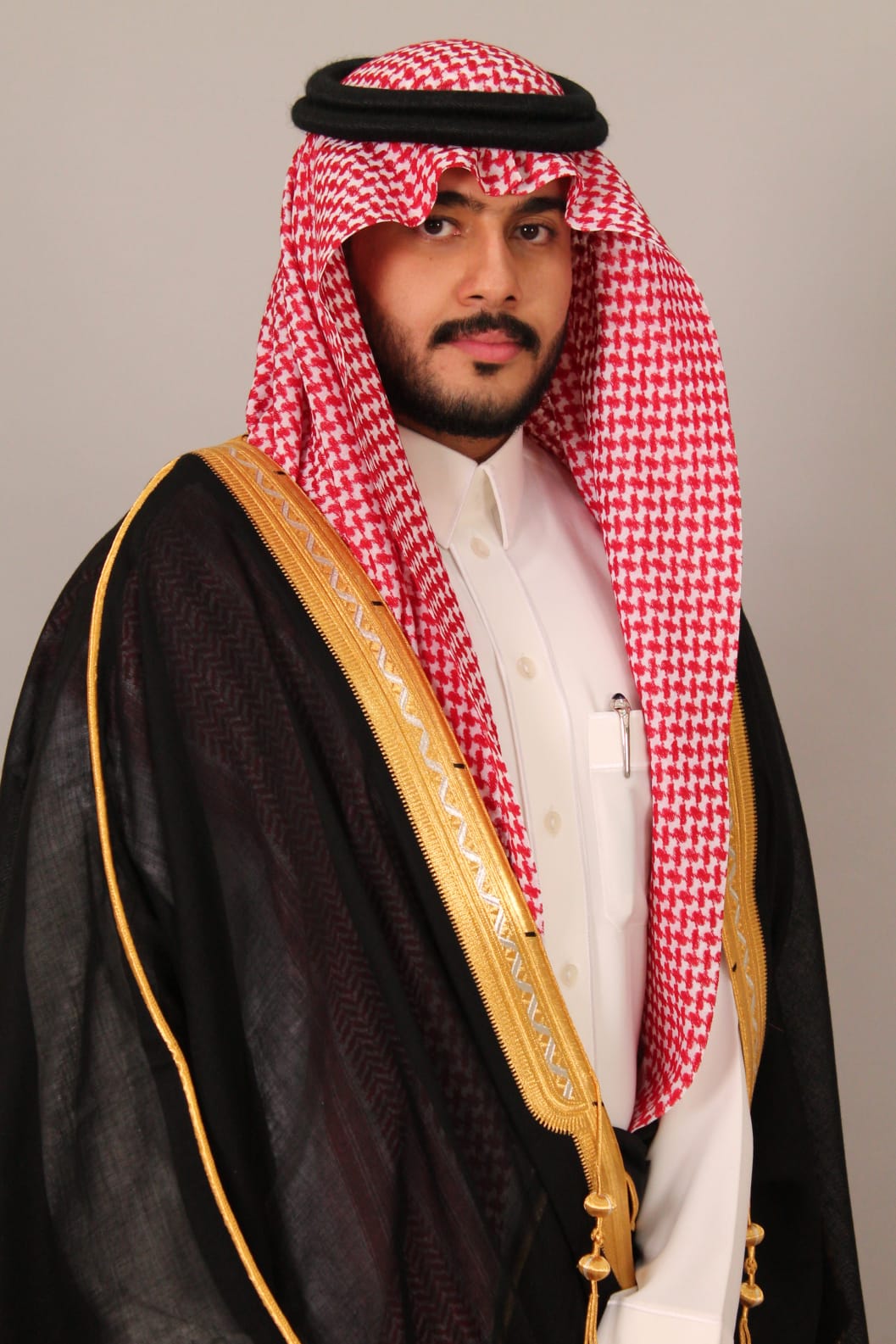 بشت أسود دقة خاصة